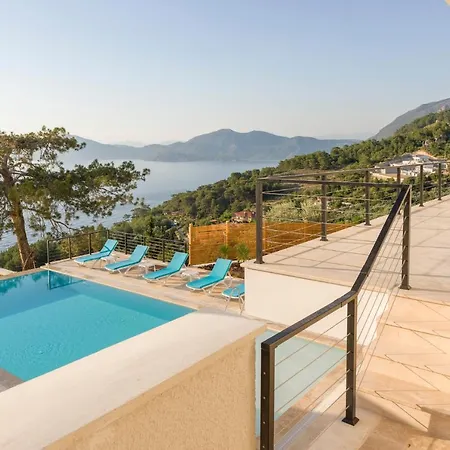 فيلة Uzunyurt Sleeps 12 Pool Air Con Wifi فاراليا